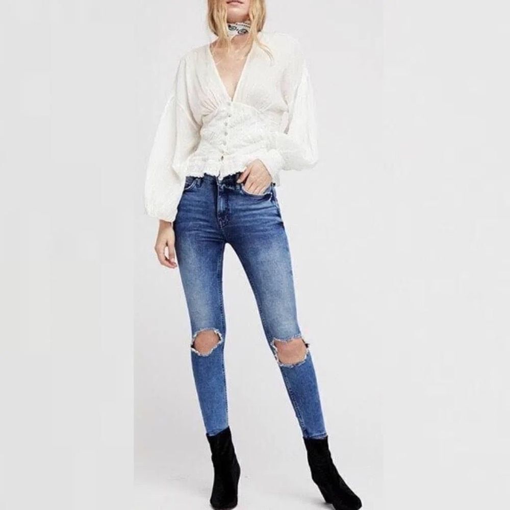 Free People High Rise Busted Skinny Jean‎ Size 26L